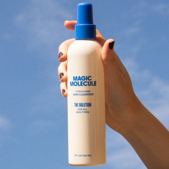 🙌 2/$55 NIP Magic Molecule The Solution Antimicrobial Skin Cleanser Full Size - Picture 1 of 7